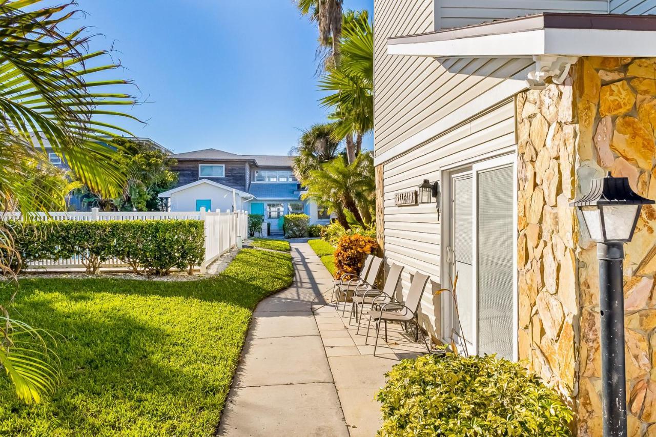 Beachy Keen Apartment