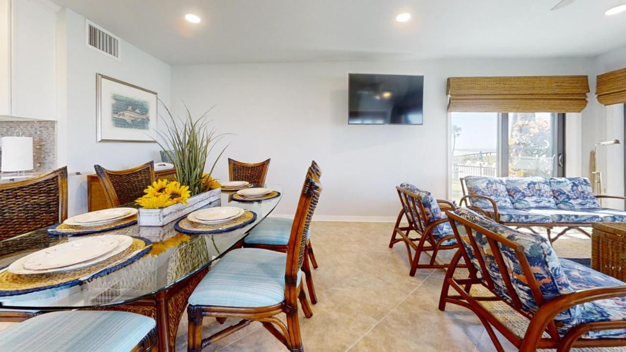 Beachfront Aldea 11 Holiday home *