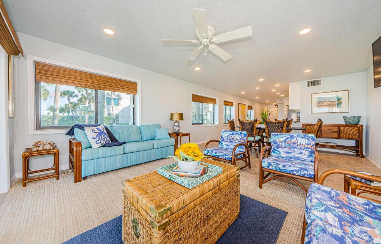 Beachfront Aldea 11