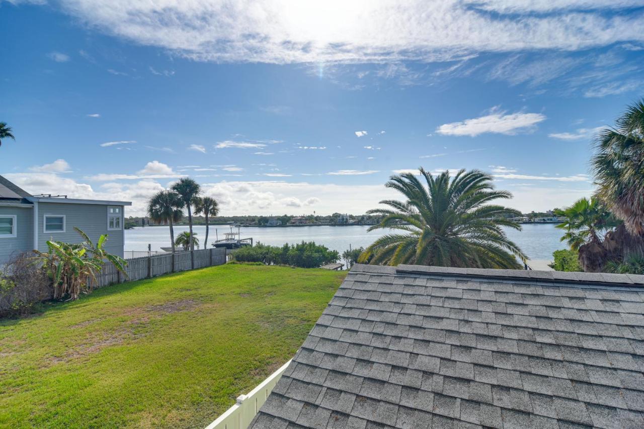 Indian Rocks Getaway With Balcony And Bay View! Apartment Clearwater Beach