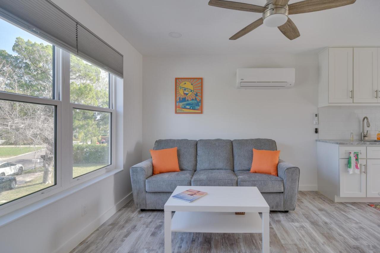 Apartment Indian Rocks Getaway With Balcony And Bay View!