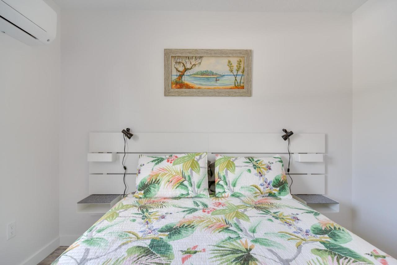 Indian Rocks Getaway With Balcony And Bay View! Clearwater Beach