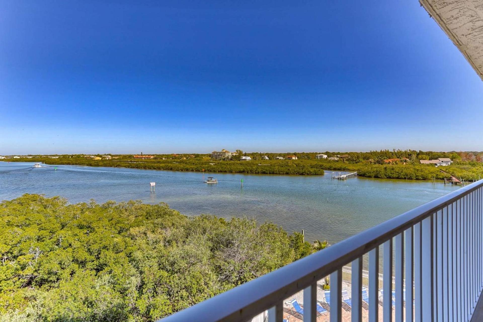 508 Bayshores Yacht & Tennis Club * Clearwater Beach