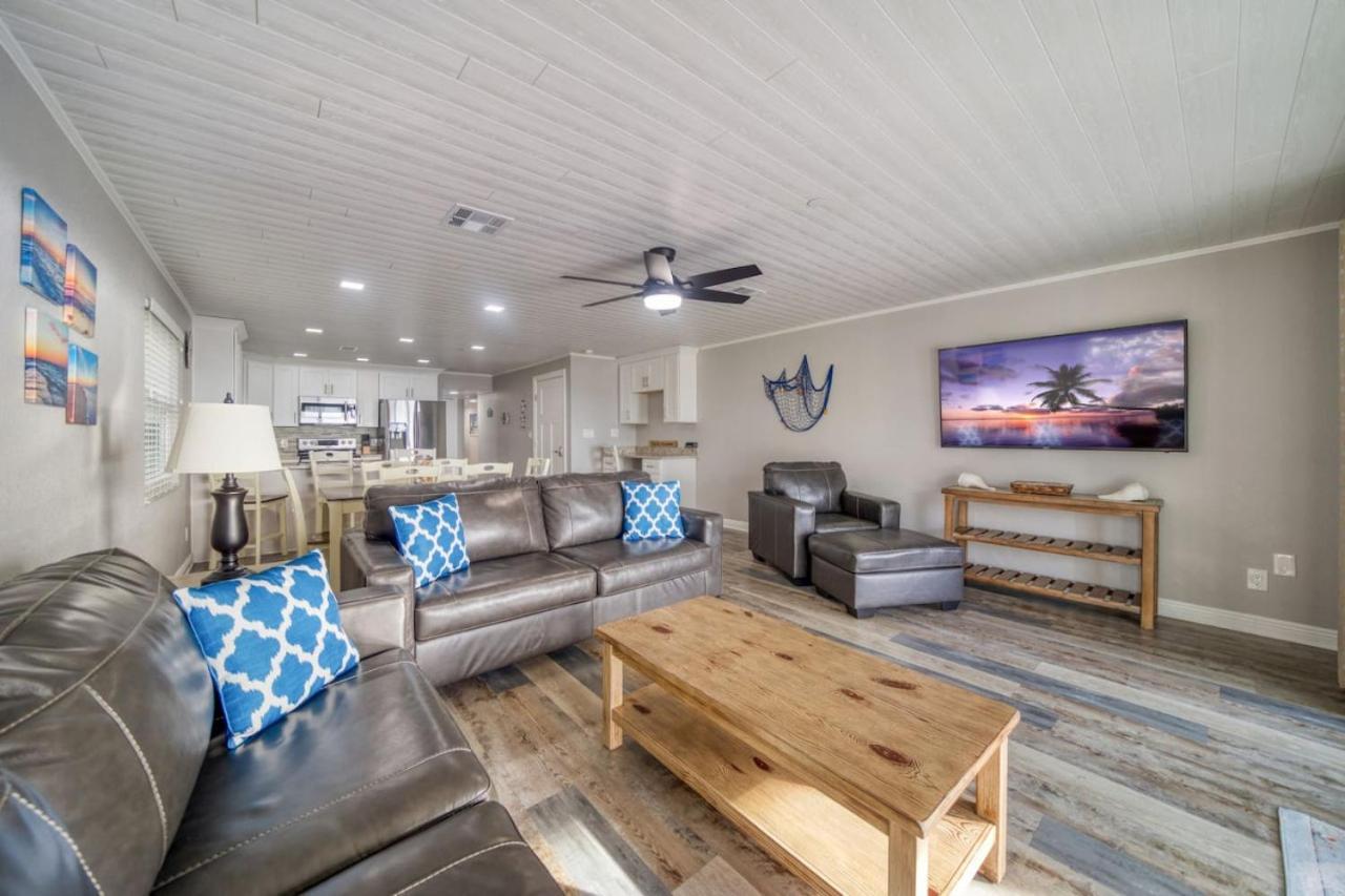 2,000 Sq Ft With Private Indoor Poolside Unit 4 At Four Shores *