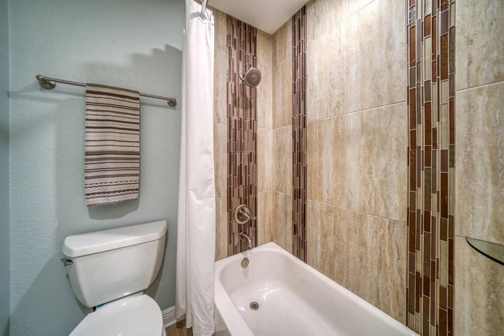 Four Shores Unit 1 Direct Gulf With Pool & * Clearwater Beach