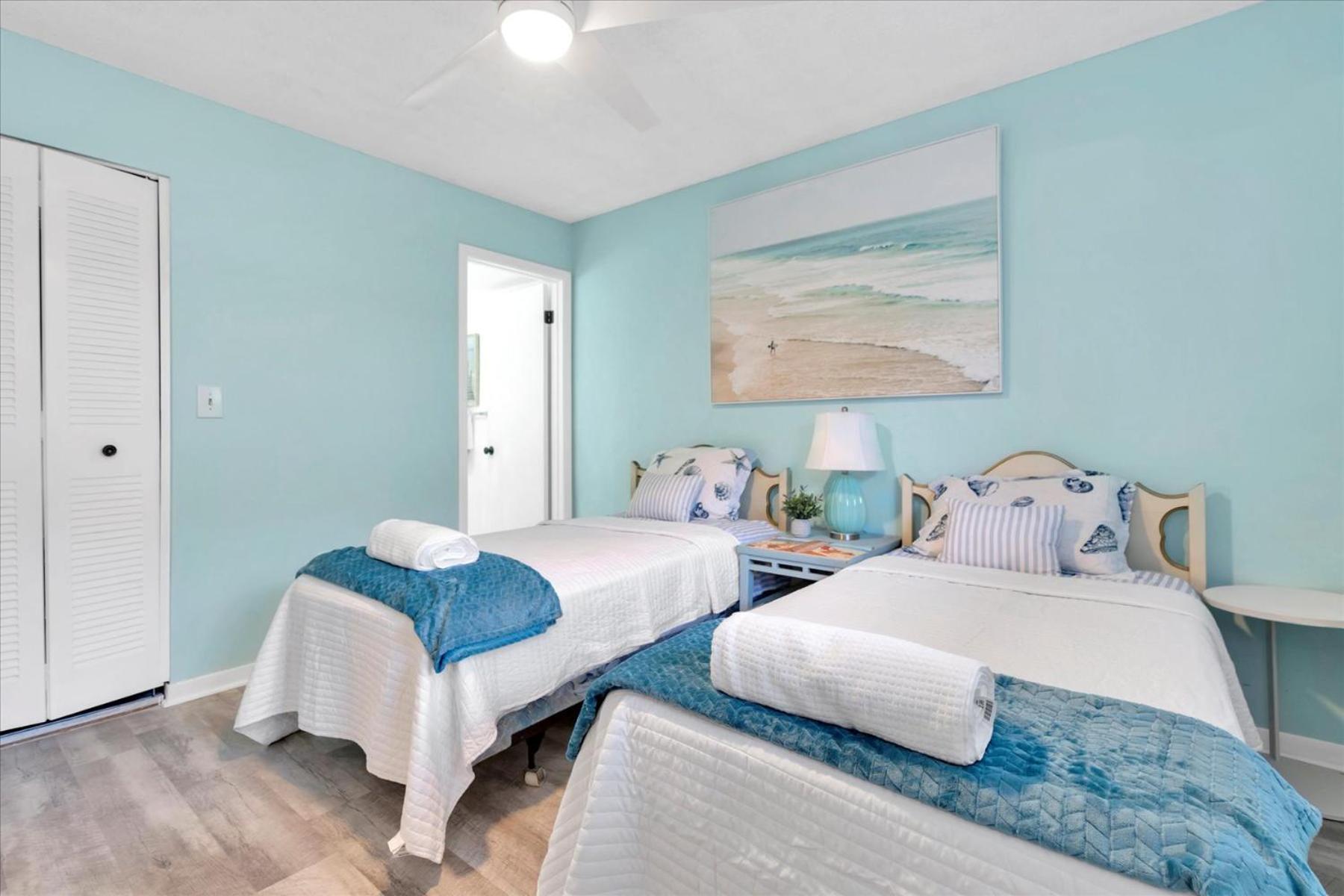 Apartment Indian Shores Waterway View, Walk To Beach, Pool Hot Tub, Dock Clearwater Beach