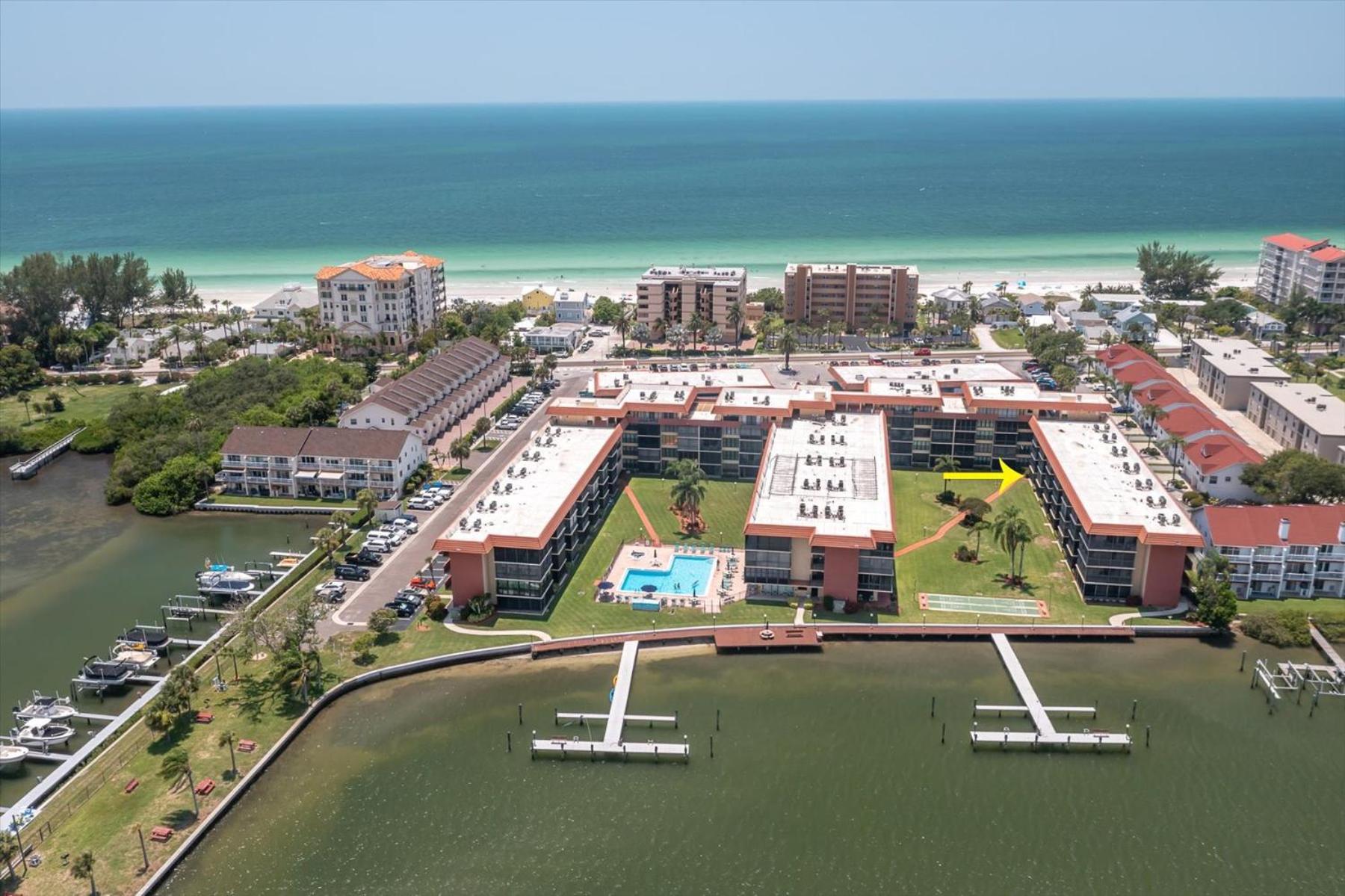 Indian Shores Waterway View, Walk To Beach, Pool Hot Tub, Dock Apartment *
