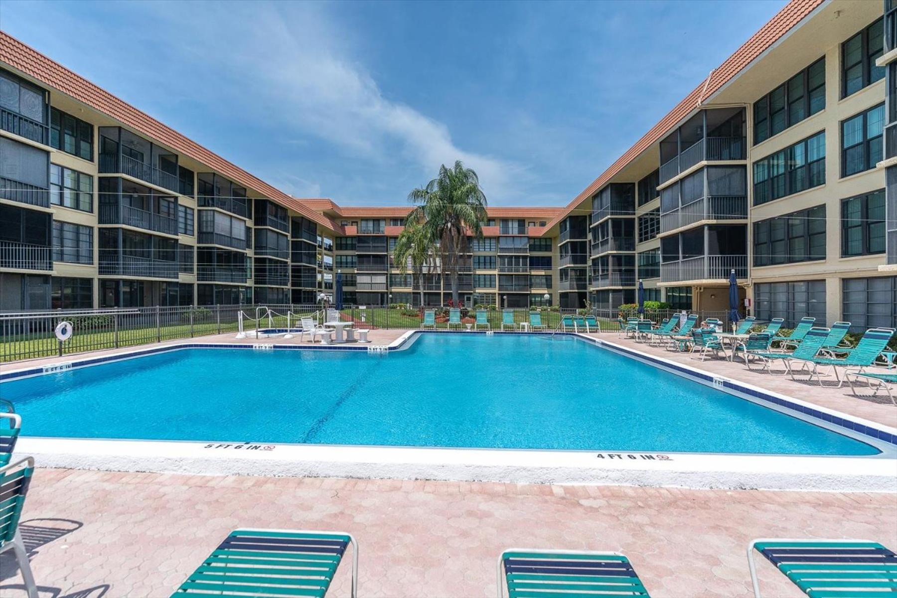 Indian Shores Waterway View, Walk To Beach, Pool Hot Tub, Dock * Clearwater Beach