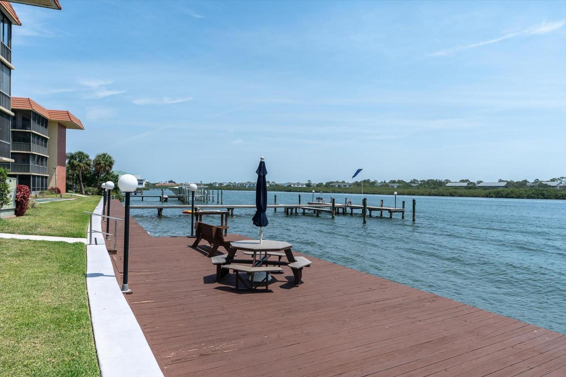 Apartment Indian Shores Waterway View, Walk To Beach, Pool Hot Tub, Dock
