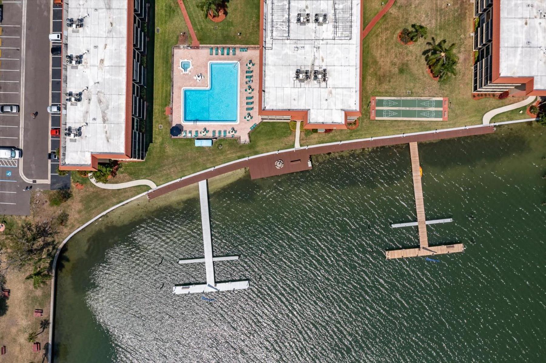 Indian Shores Waterway View, Walk To Beach, Pool Hot Tub, Dock Apartment *