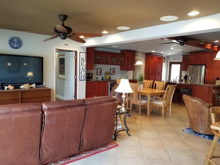 Irb Surf House Waterfront Oasis+ Sunshine +fun Kayaks Clearwater Beach