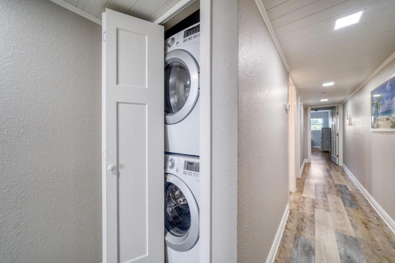 2,000 Sq Ft With Private Indoor Poolside Unit 4 At Four Shores Holiday home