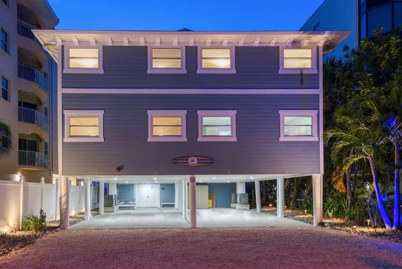Holiday home 2,000 Sq Ft With Private Indoor Poolside Unit 4 At Four Shores