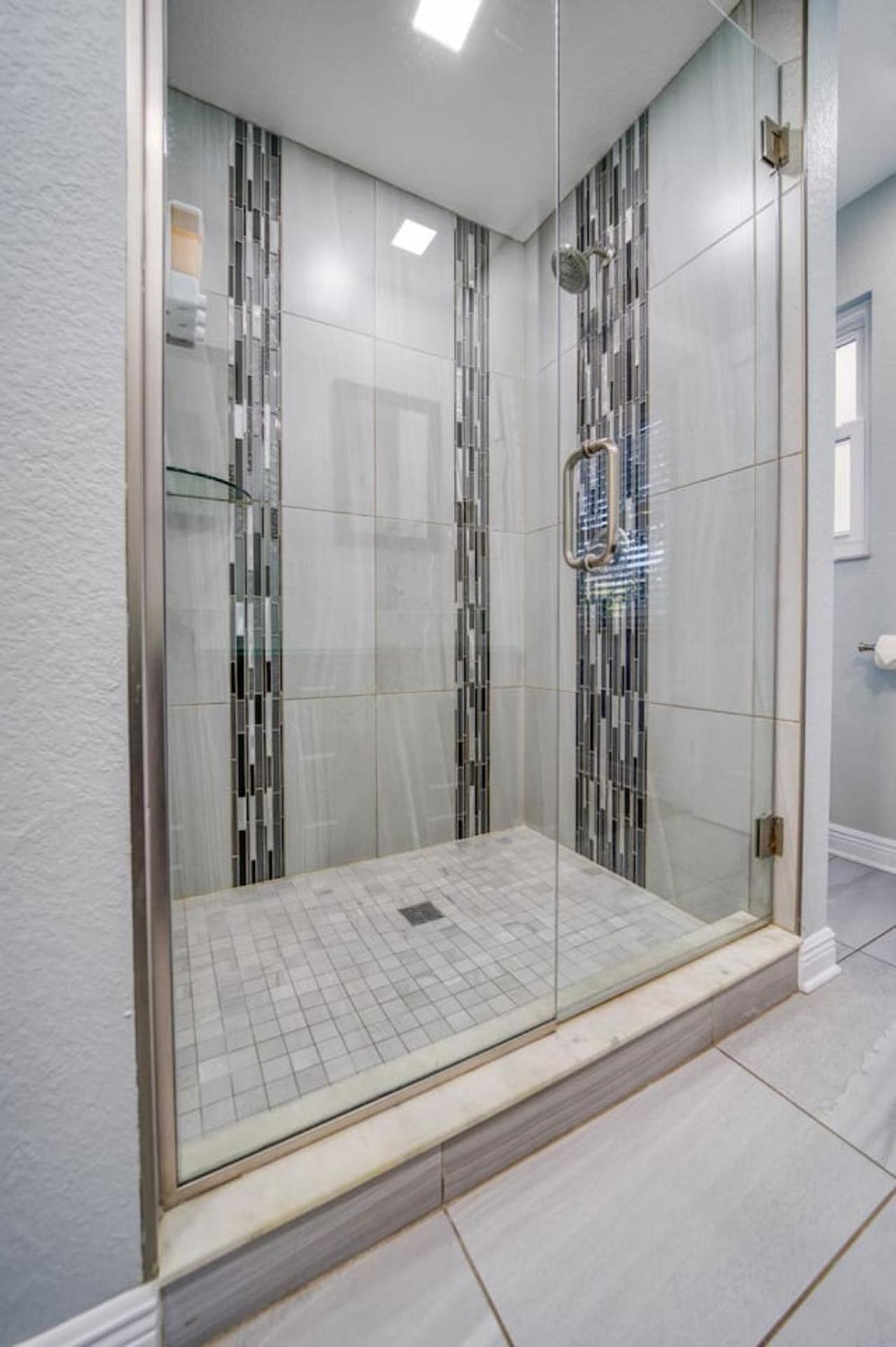 2,000 Sq Ft With Private Indoor Poolside Unit 4 At Four Shores