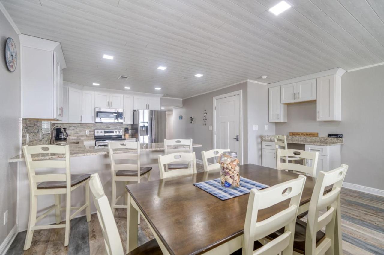 2,000 Sq Ft With Private Indoor Poolside Unit 4 At Four Shores * Clearwater Beach