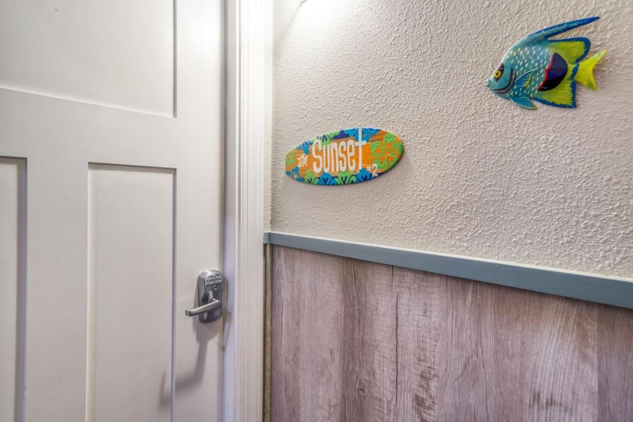 Four Shores Unit 2 Sunset Direct Gulf With Pool And Holiday home *