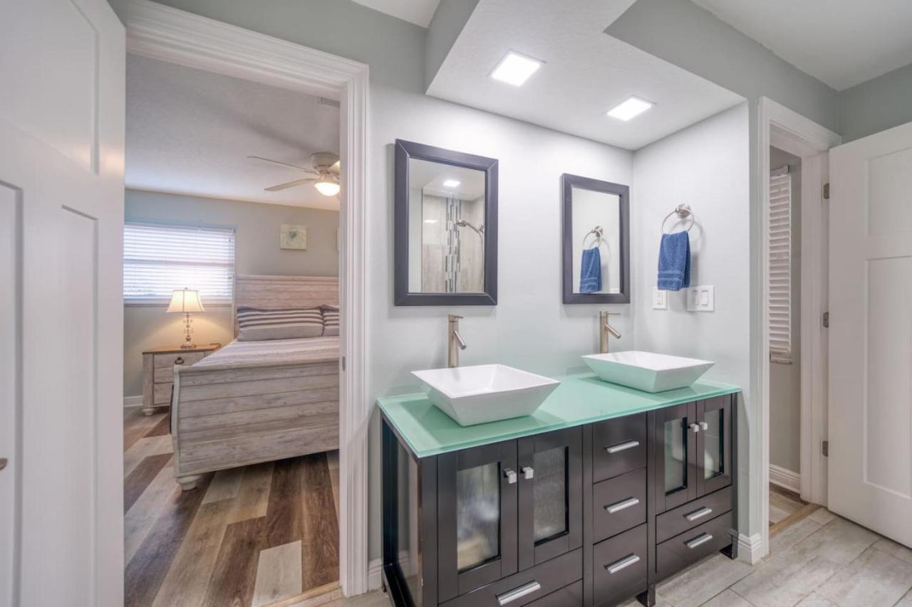 Four Shores Unit 2 Sunset Direct Gulf With Pool And * Clearwater Beach