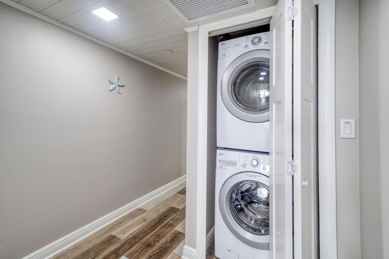 Four Shores Unit 2 Sunset Direct Gulf With Pool And Holiday home