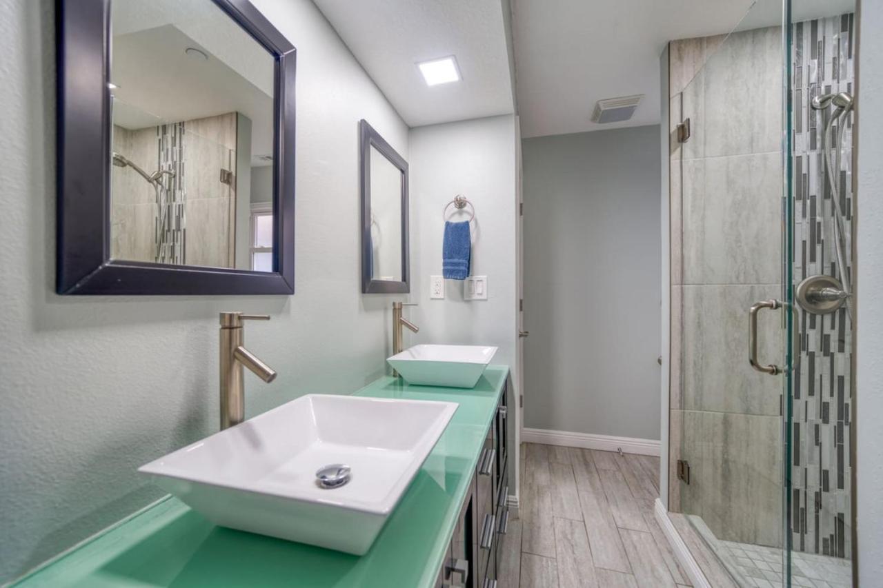 Four Shores Unit 2 Sunset Direct Gulf With Pool And Holiday home