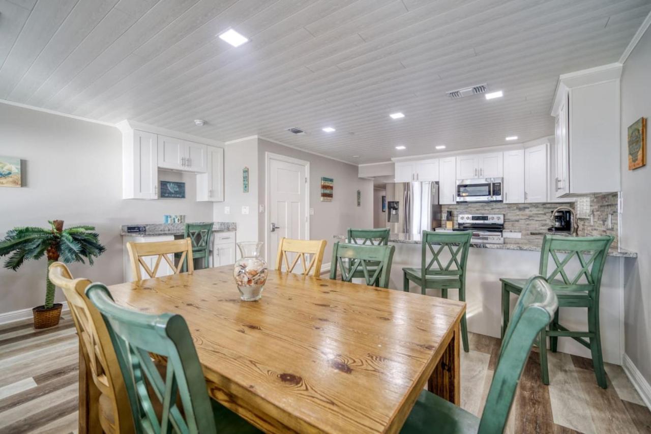 Holiday home Four Shores Unit 2 Sunset Direct Gulf With Pool And