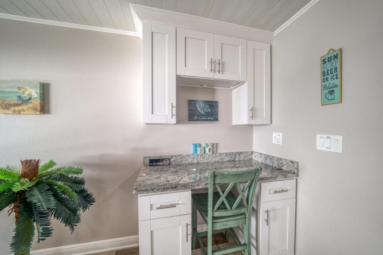 Four Shores Unit 2 Sunset Direct Gulf With Pool And