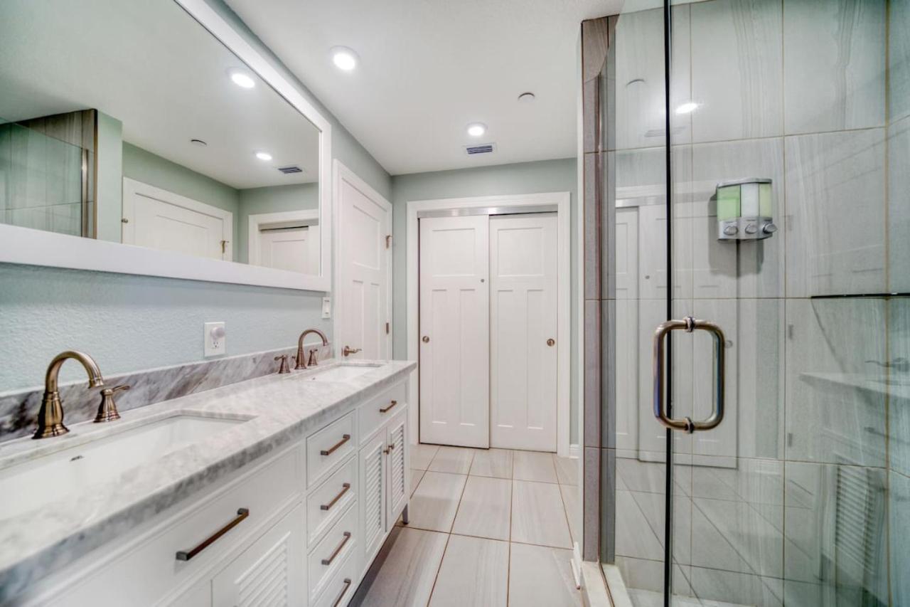 Four Shores Unit 3 Gulf Direct Gulf With Pool And Holiday home *