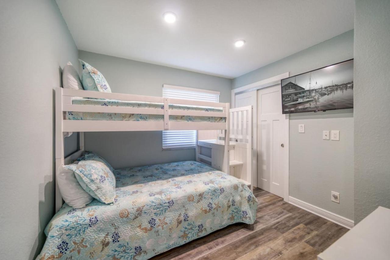 Four Shores Unit 3 Gulf Direct Gulf With Pool And