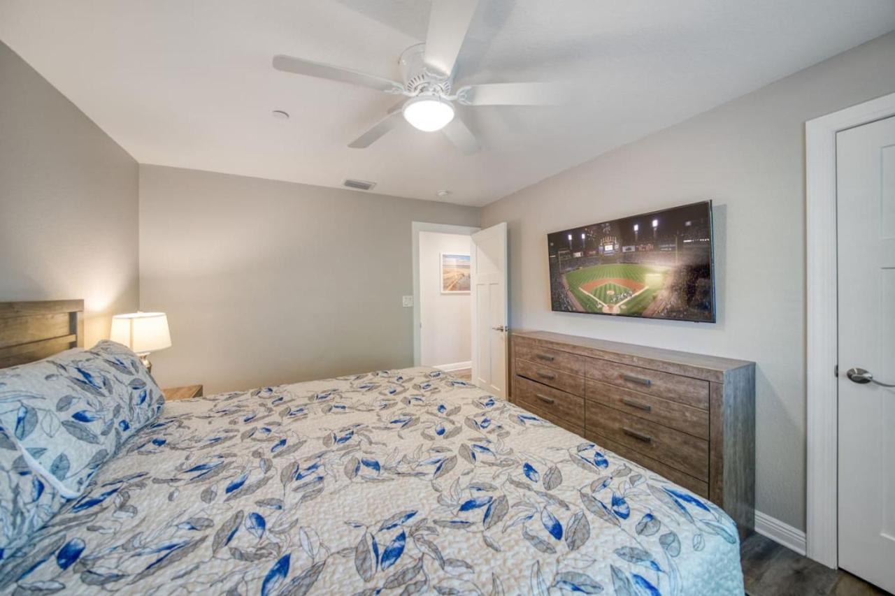 Four Shores Unit 3 Gulf Direct Gulf With Pool And Holiday home *
