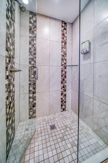 Four Shores Unit 1 Direct Gulf With Pool &