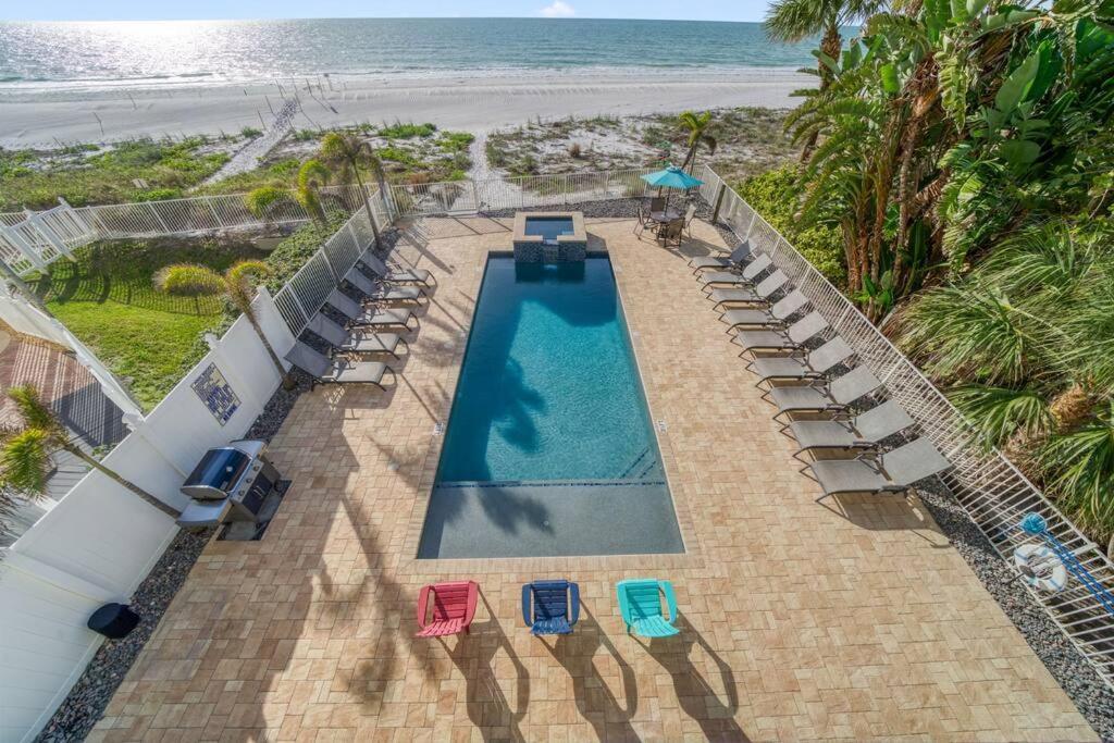 Four Shores Unit 1 Direct Gulf With Pool & Clearwater Beach