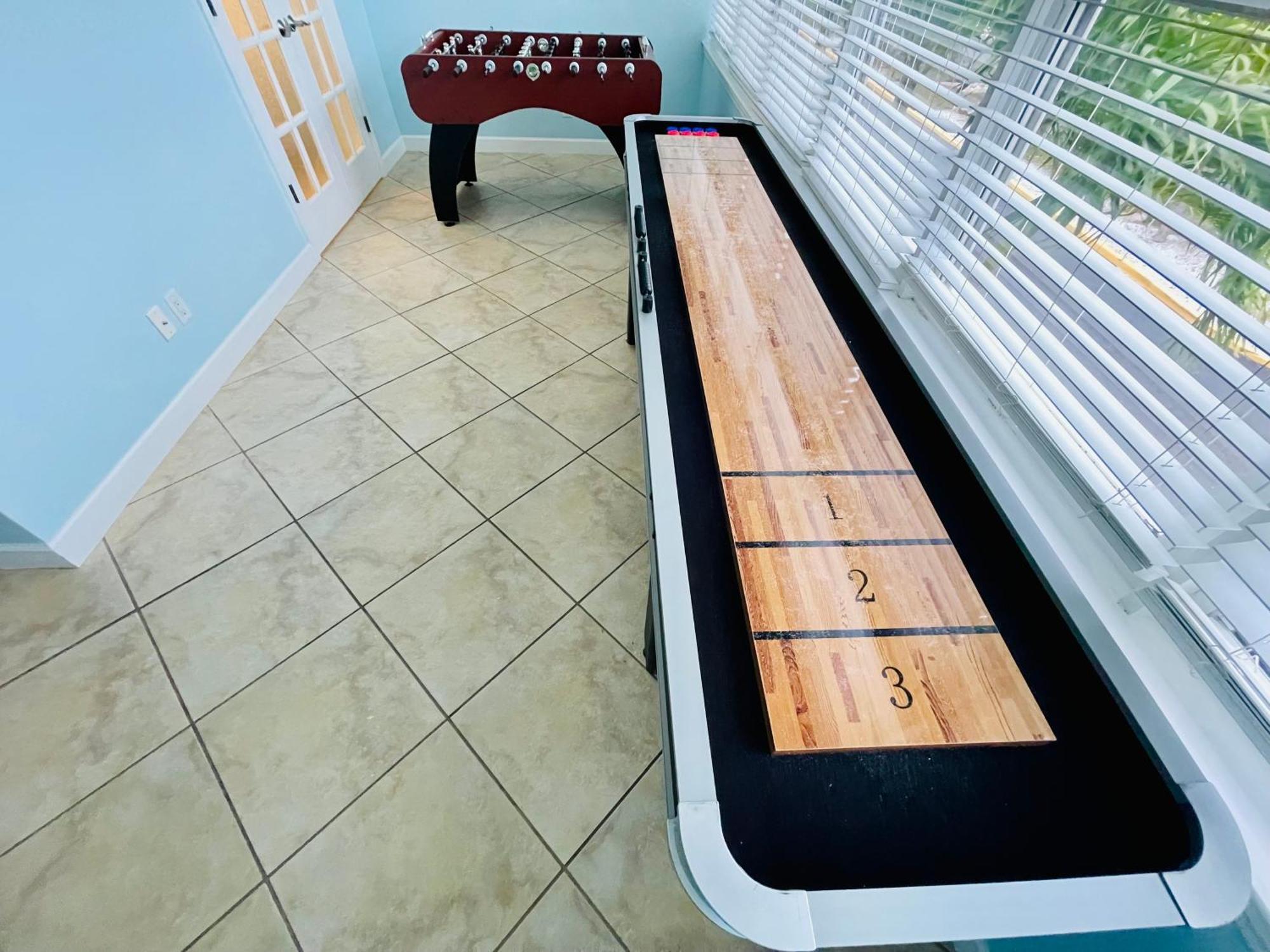 Apartment Gulf Coast Gem Private - 2bed, 1bath, Sleeps 6, Across The Street From & Gulf, Game Room, Pool Clearwater Beach