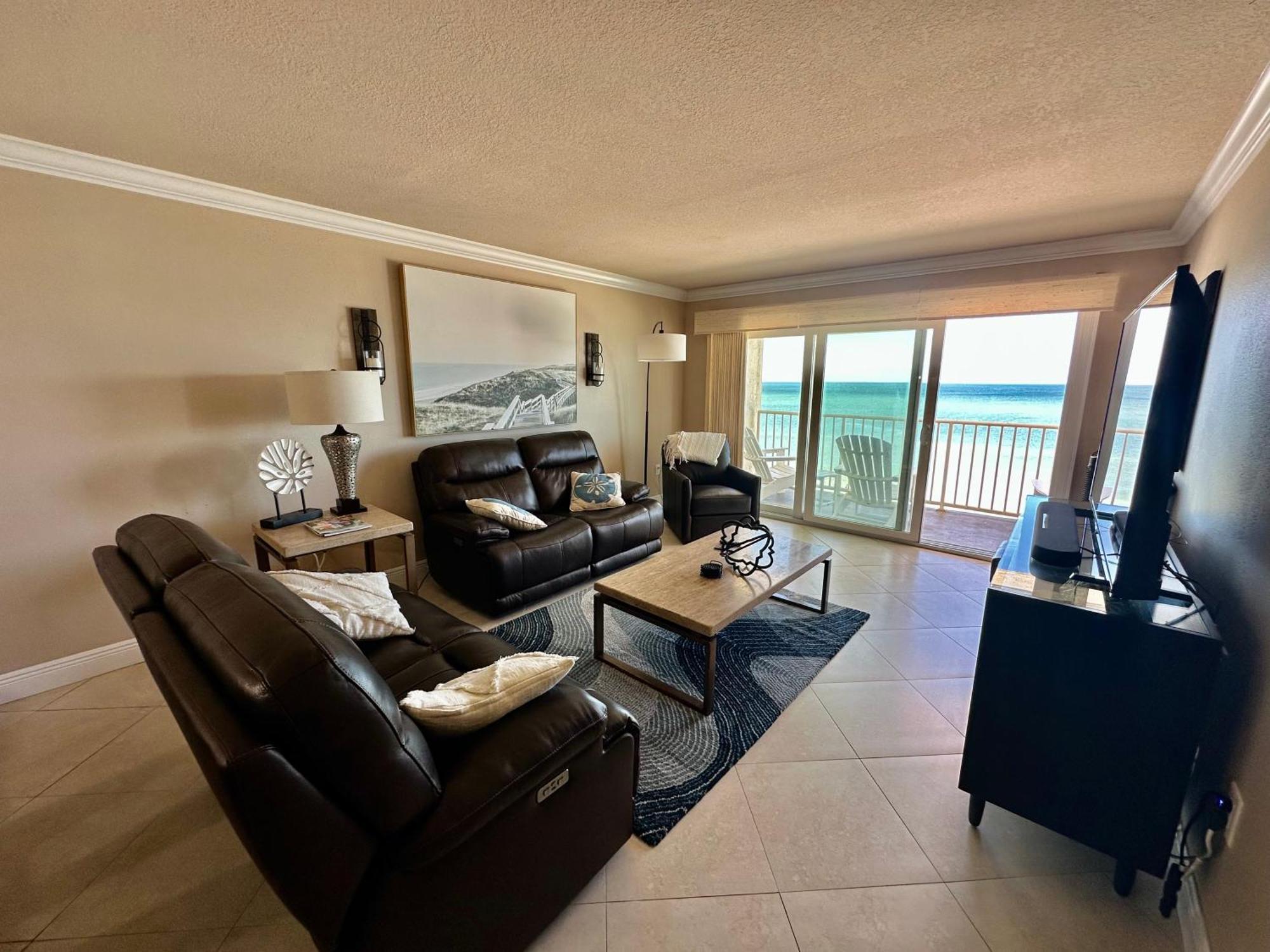 Living Beachfront Apartment