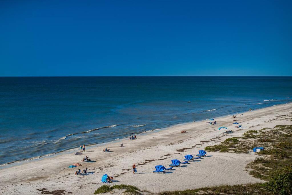 Apartment Living Beachfront *