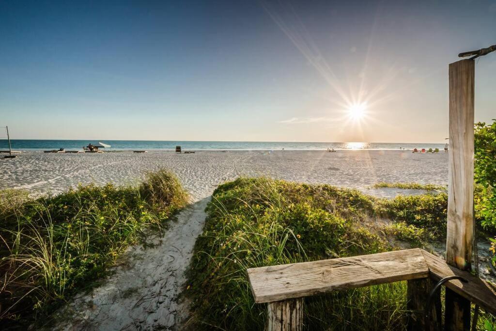 Living Beachfront Apartment Clearwater Beach
