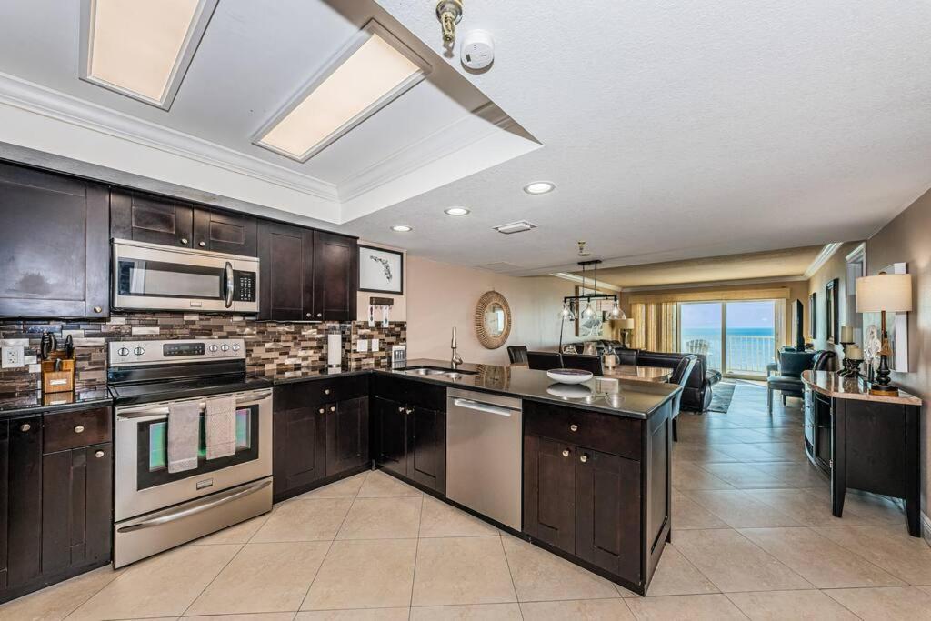 Apartment Living Beachfront *