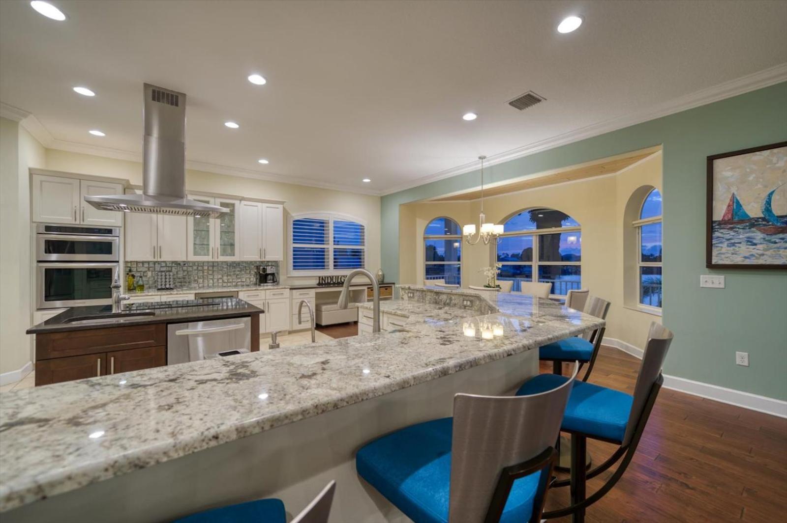 Waterfront Luxury W/ Heated Salt Pool & Golf Cart