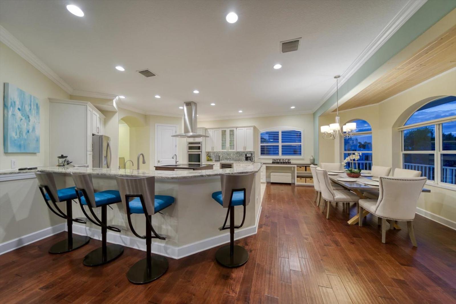 Waterfront Luxury W/ Heated Salt Pool & Golf Cart Clearwater Beach
