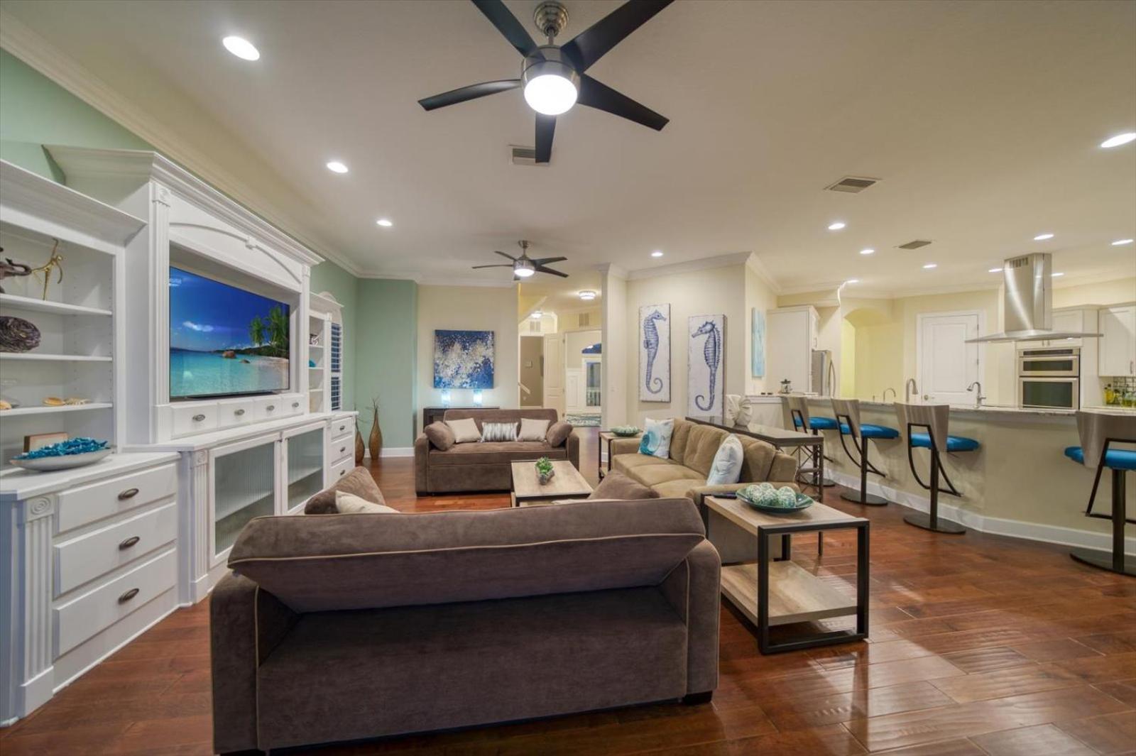 Waterfront Luxury W/ Heated Salt Pool & Golf Cart