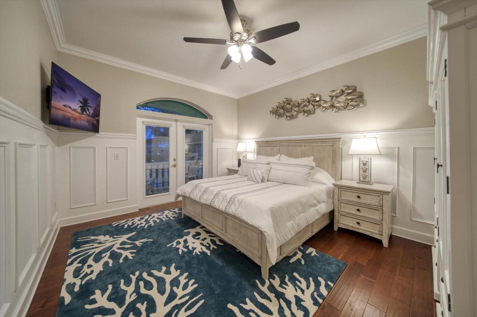 Waterfront Luxury W/ Heated Salt Pool & Golf Cart * Clearwater Beach