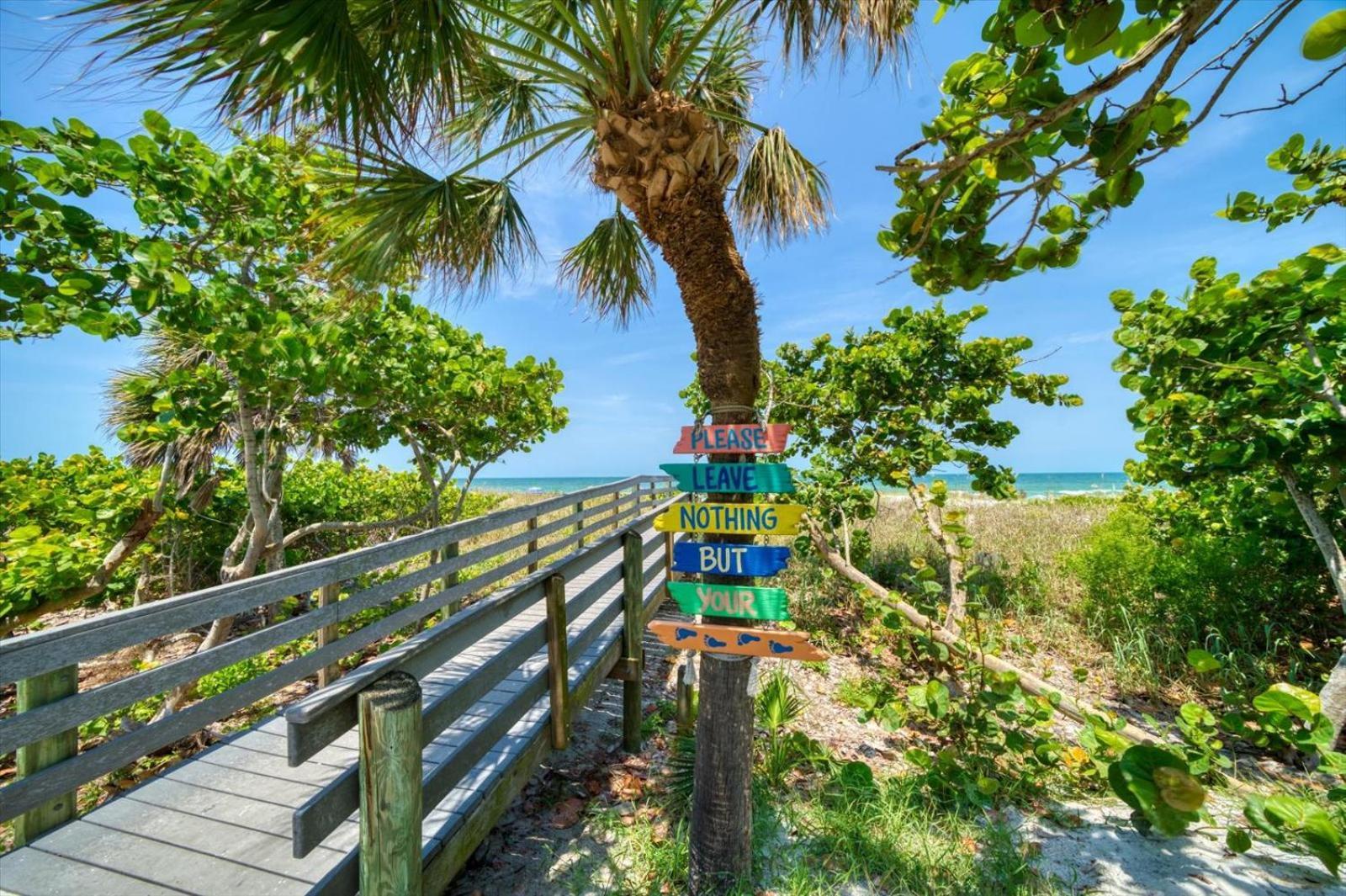 Waterfront Luxury W/ Heated Salt Pool & Golf Cart Holiday home Clearwater Beach