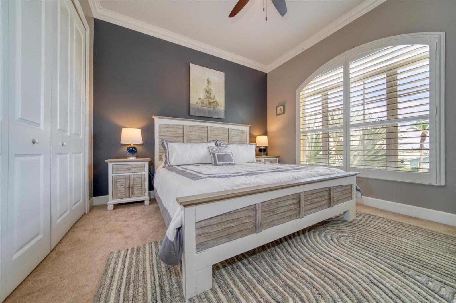 Waterfront Luxury W/ Heated Salt Pool & Golf Cart Holiday home Clearwater Beach