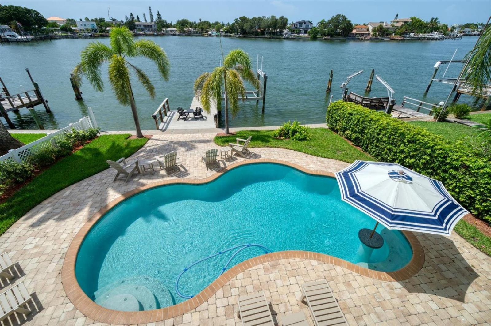 Waterfront Luxury W/ Heated Salt Pool & Golf Cart