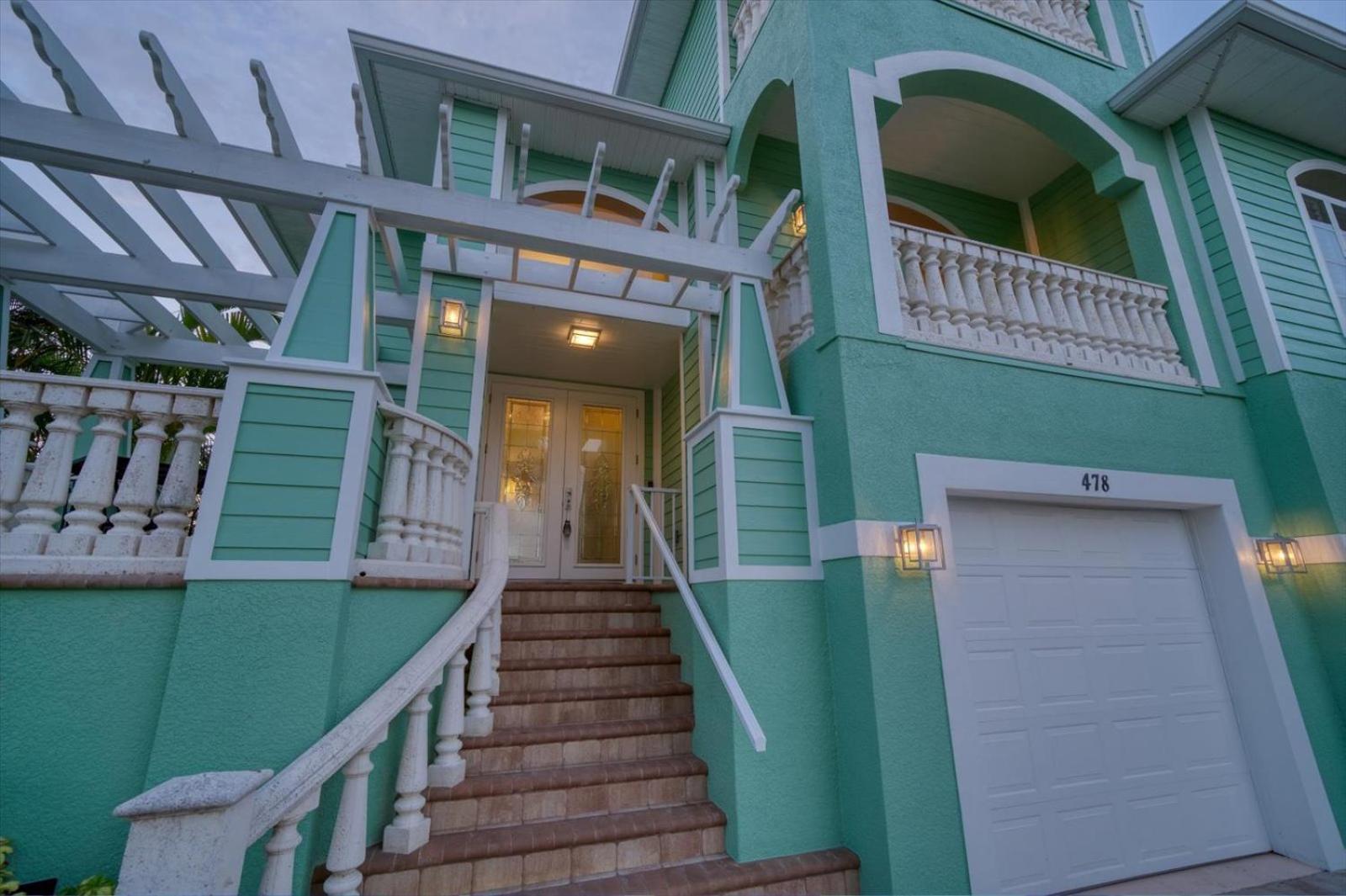 Waterfront Luxury W/ Heated Salt Pool & Golf Cart * Clearwater Beach