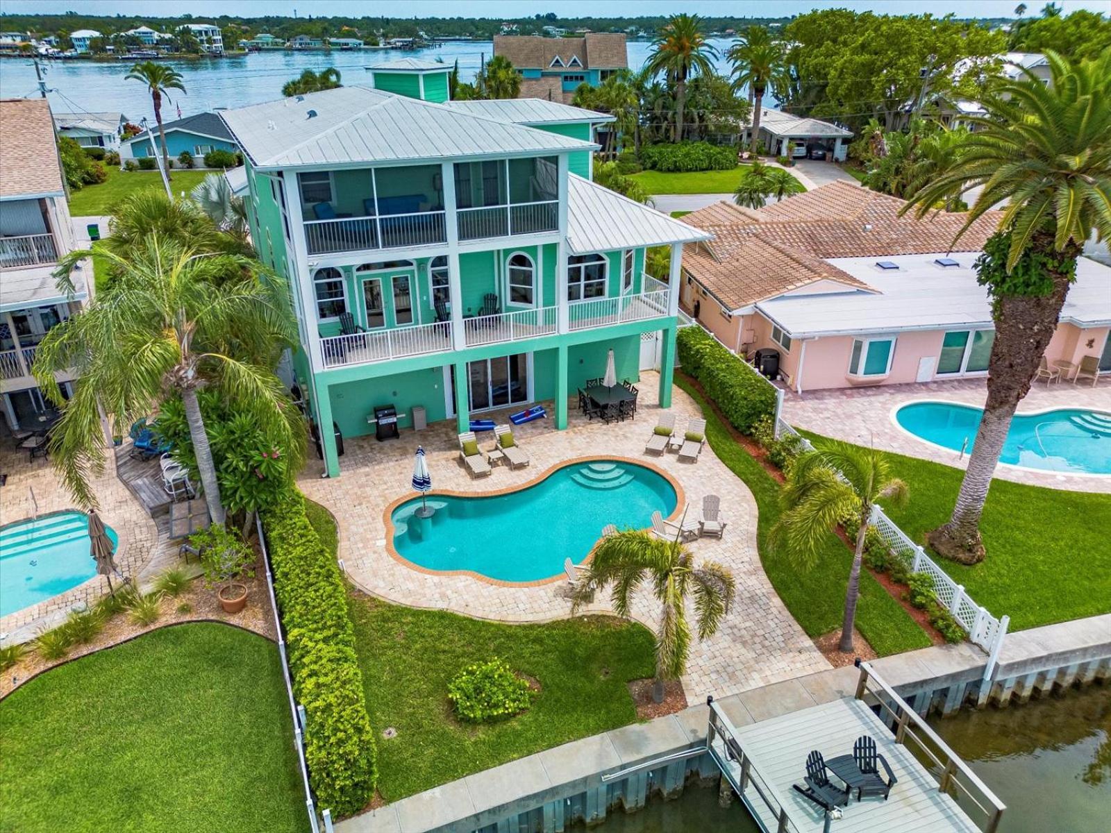 Waterfront Luxury W/ Heated Salt Pool & Golf Cart