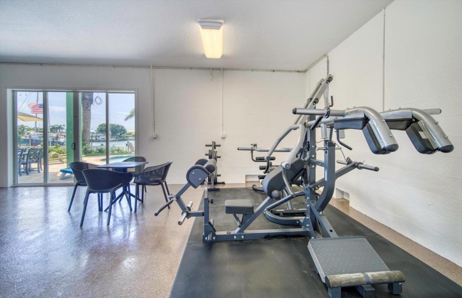 Waterfront Luxury W/ Heated Salt Pool & Golf Cart * Clearwater Beach