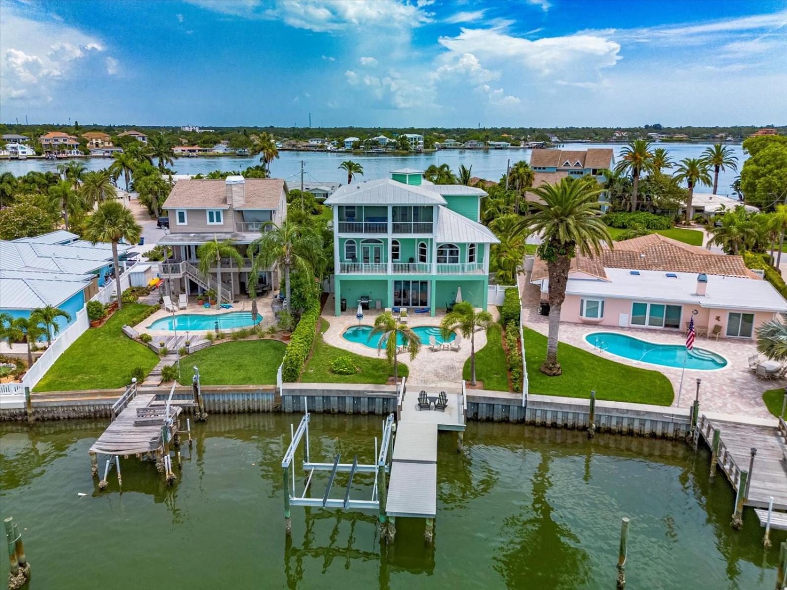 Waterfront Luxury W/ Heated Salt Pool & Golf Cart