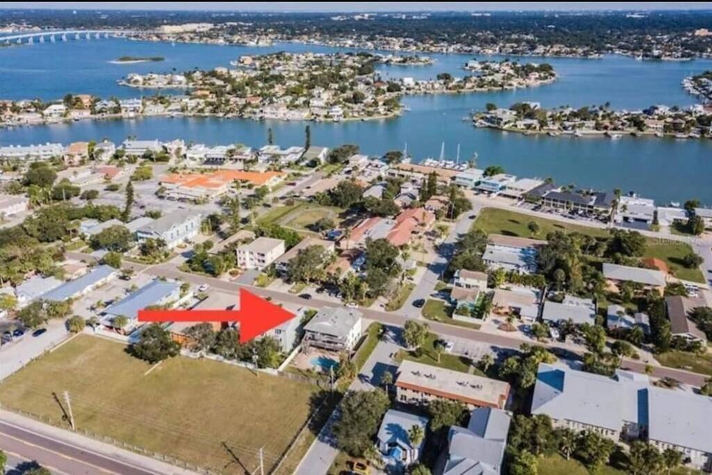 6 Bedrooms 4 Bath With And Heated Pool Clearwater Beach