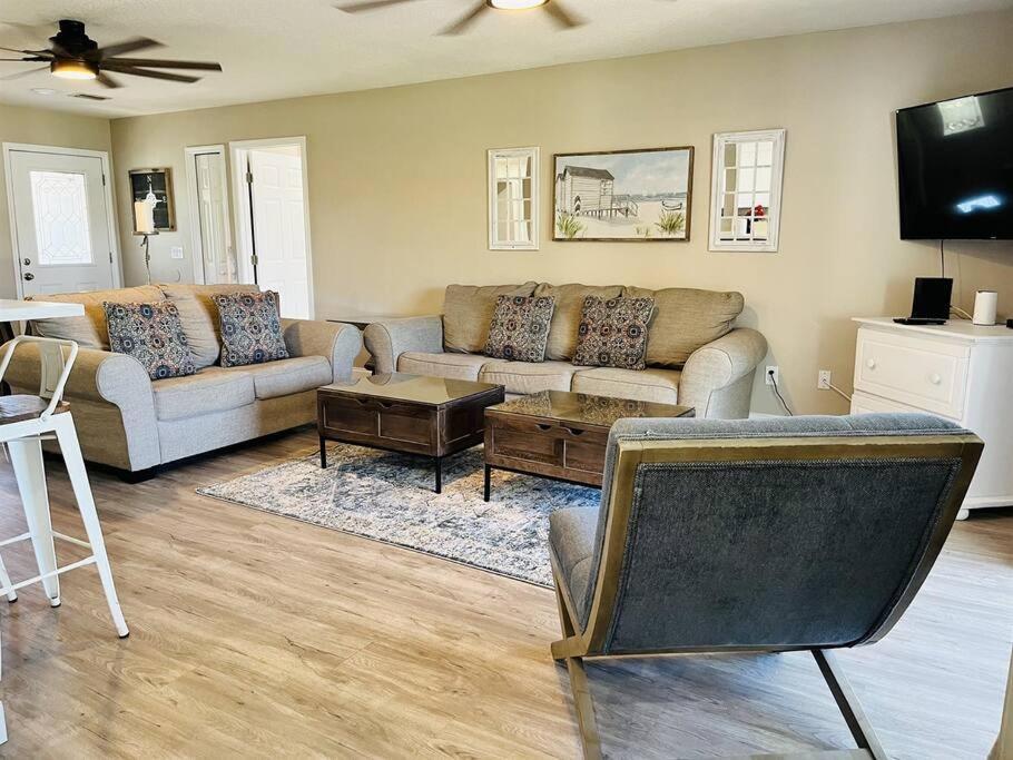 6 Bedrooms 4 Bath With And Heated Pool Clearwater Beach
