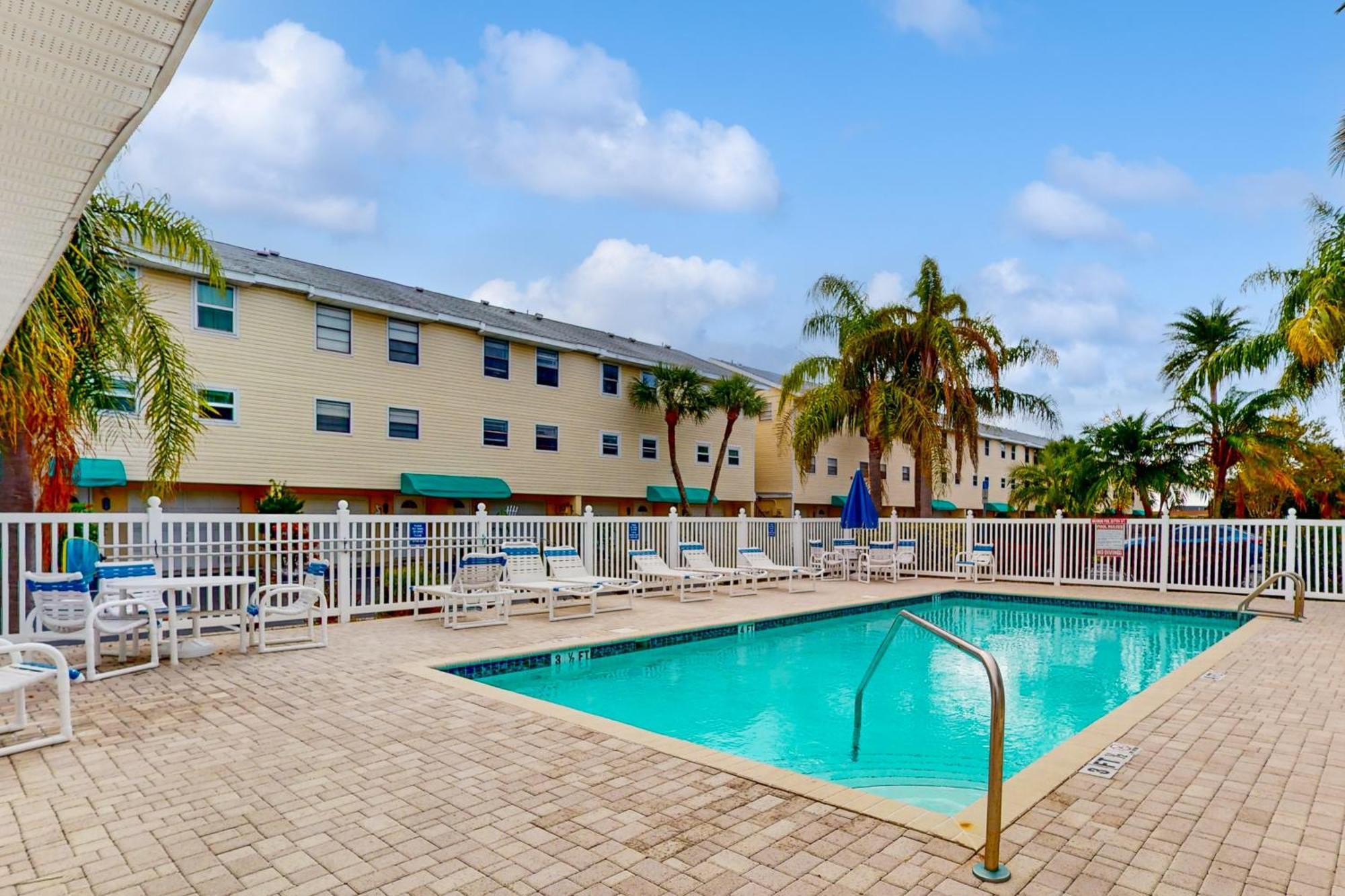 Captain's Cove 304 Apartment Clearwater Beach