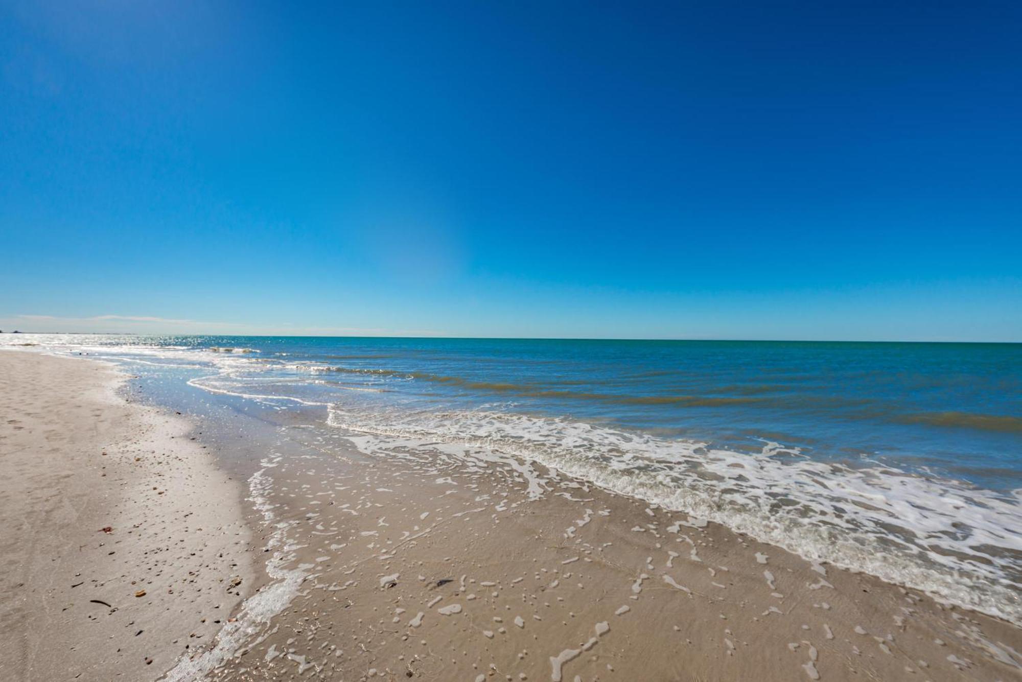 Tropical Blue Water Beachside 7 Clearwater Beach
